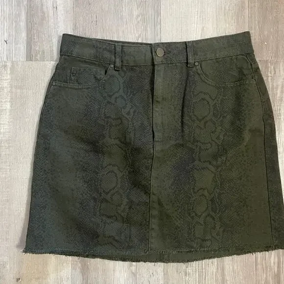 NWT Hollister Mini Skirt Size 9 29 Denim Cut Off Jean Snake Ultra High Rise - Picture 3 of 14